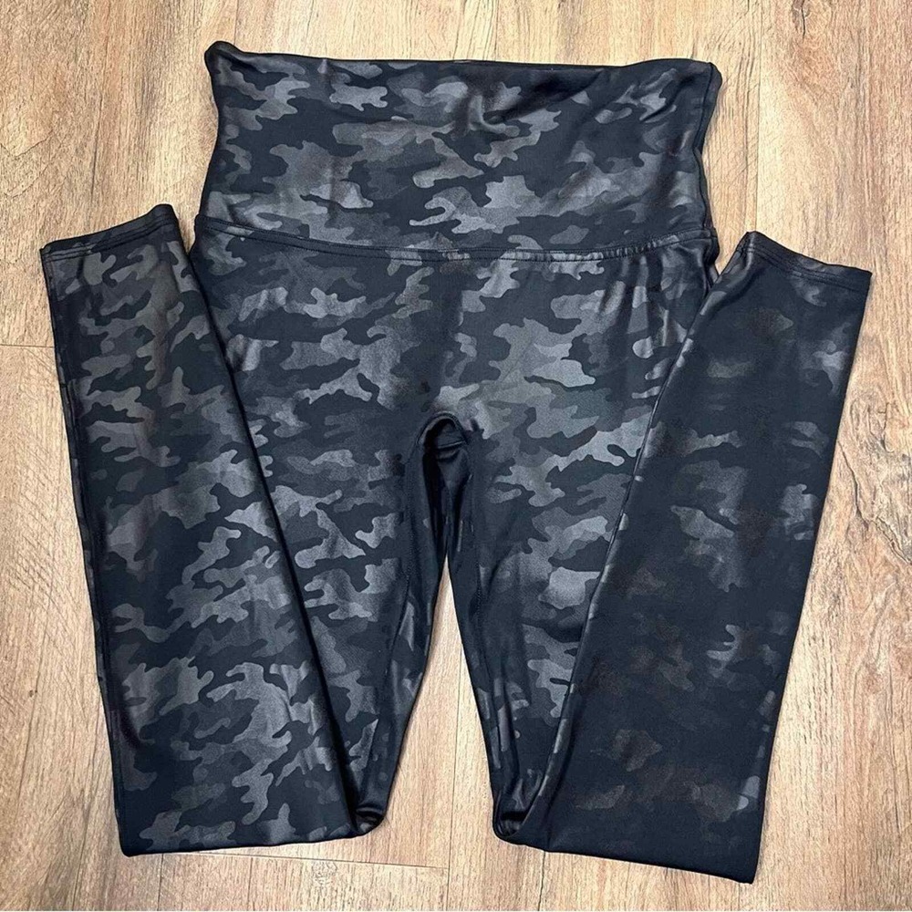 Spanx Faux Leather‎ Camo Leggings Matte Black